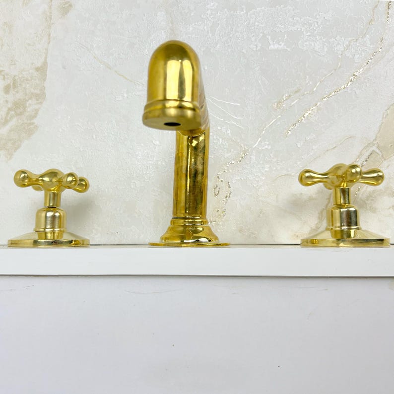 Widespread Bathroom Faucet With Cross Handles